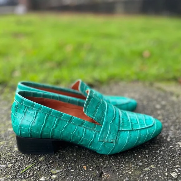 L'INTERVALLE Turquoise Croc-Embossed Loafers - Picture 3 of 8